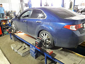 Сход-развал Acura TSX: фото работ автосервиса Japan-Car в Санкт-Петербурге №2