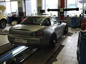 Сход-развал Honda S2000: фото работ автосервиса Japan-Car в Санкт-Петербурге №1