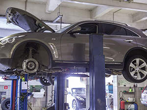 Сход-развал Infiniti QX70: фото работ автосервиса Japan-Car в Санкт-Петербурге №1