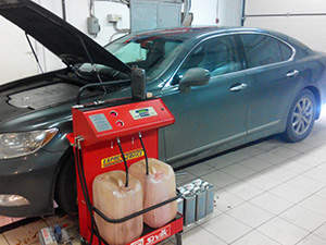 Замена масла в АКПП Lexus LS: фото работ автосервиса Japan-Car в Санкт-Петербурге №1