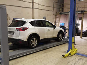 Сход-развал Mazda CX-5: фото работ автосервиса Japan-Car в Санкт-Петербурге №1