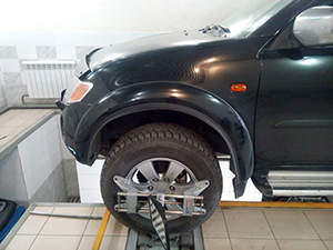 Сход-развал Mitsubishi L200: фото работ автосервиса Japan-Car в Санкт-Петербурге №2