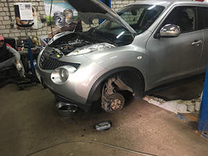 Ремонт ходовой части (подвески) Nissan Juke: фото работ автосервиса Japan-Car в Санкт-Петербурге №2