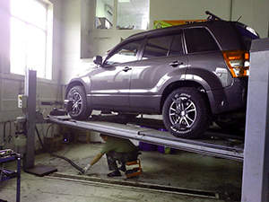 Сход-развал Suzuki Grand Vitara: фото работ автосервиса Japan-Car в Санкт-Петербурге №2