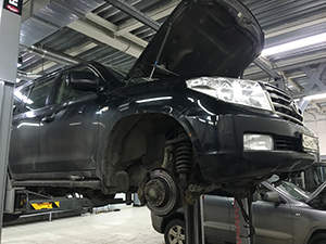 Ремонт ходовой части (подвески) Toyota Land Cruiser: фото работ автосервиса Japan-Car в Санкт-Петербурге №2