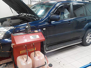 Замена масла в АКПП Toyota Land Cruiser Prado: фото работ автосервиса Japan-Car в Санкт-Петербурге №1